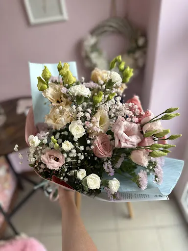 Cześć Piękna! - Kwiaciarnia Pracownia florystyczna, kwiaty, flower box'y, bukiety, pudełka prezentowe